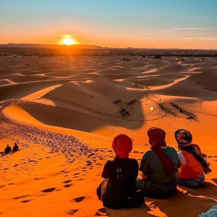 Bivouac Camel Trips Hotel Мерцуга Екстериор снимка