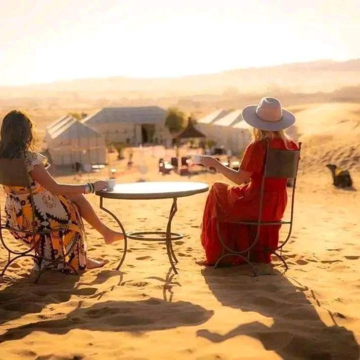 Bivouac Camel Trips Hotel Мерцуга Екстериор снимка