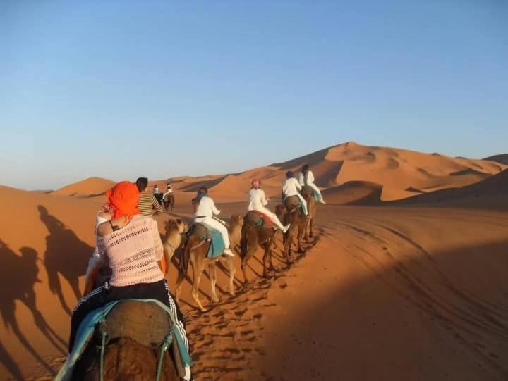 Bivouac Camel Trips Hotel Мерцуга Екстериор снимка
