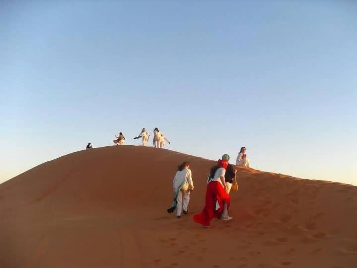 Bivouac Camel Trips Hotel Мерцуга Екстериор снимка