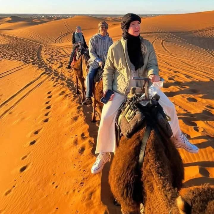 Bivouac Camel Trips Hotel Мерцуга Екстериор снимка