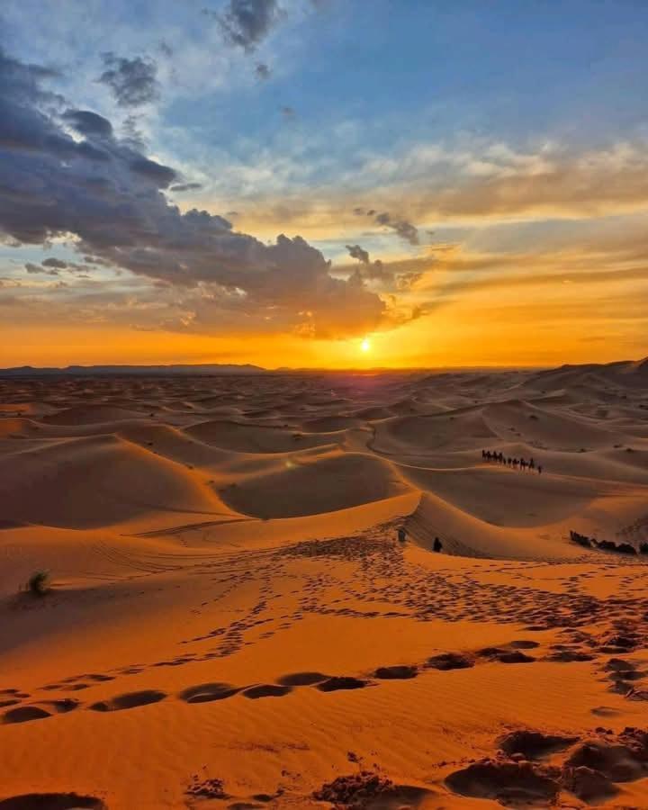 Bivouac Camel Trips Hotel Мерцуга Екстериор снимка